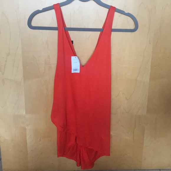 Cross back tank - Picture 1 of 2